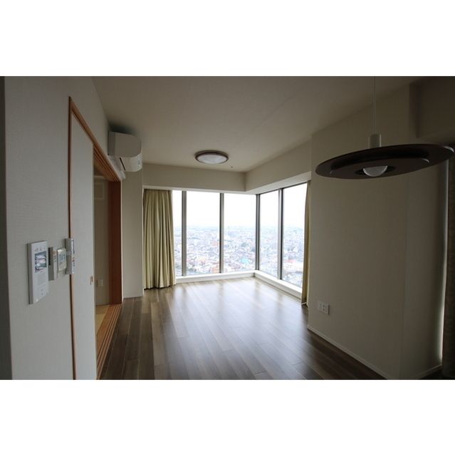 �y�����E���r���O�z�@