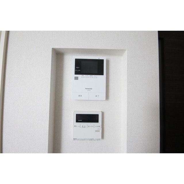 �y�Z�L�����e�B�z�@