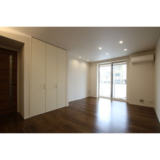 �y�����E���r���O�z�@