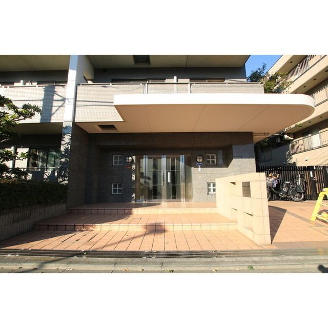 �y�G���g�����X�z�@