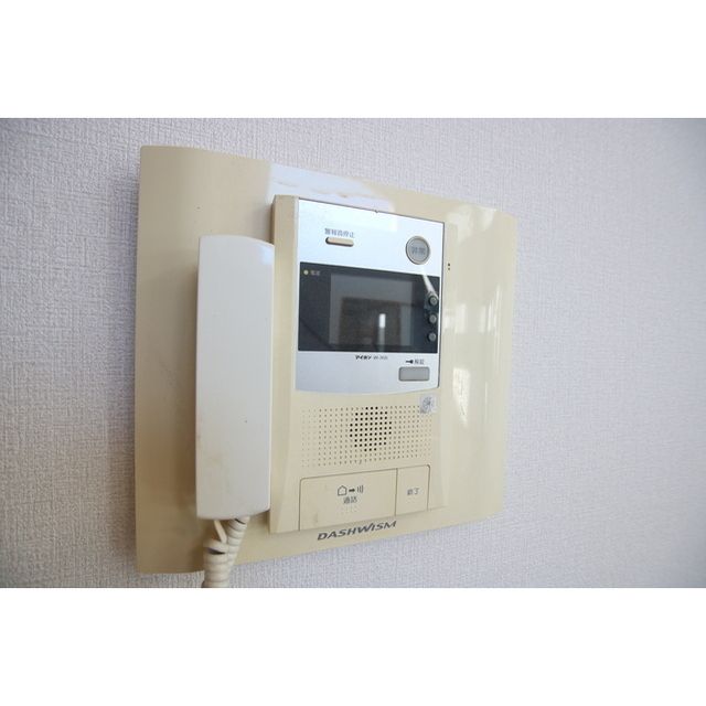 �y�Z�L�����e�B�z�@