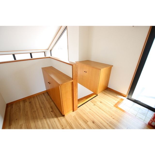 �y�����E���r���O�z�@