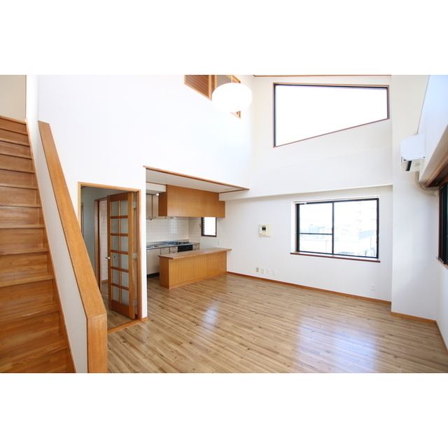 �y�����E���r���O�z�@