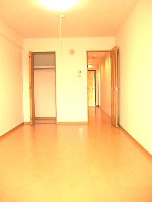�y�����E���r���O�z�@