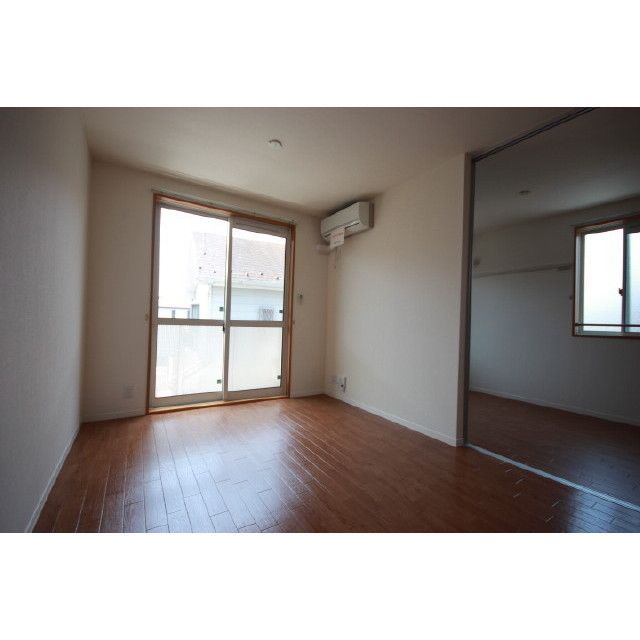 �y�����E���r���O�z�@�l�C��1LDK�^�C�v��