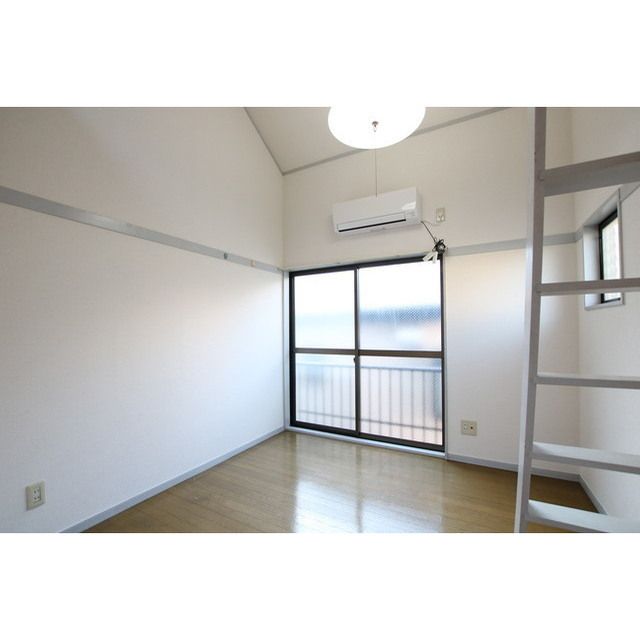 �y�����E���r���O�z�@