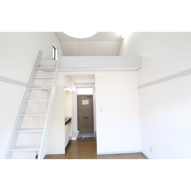 �y�����E���r���O�z�@