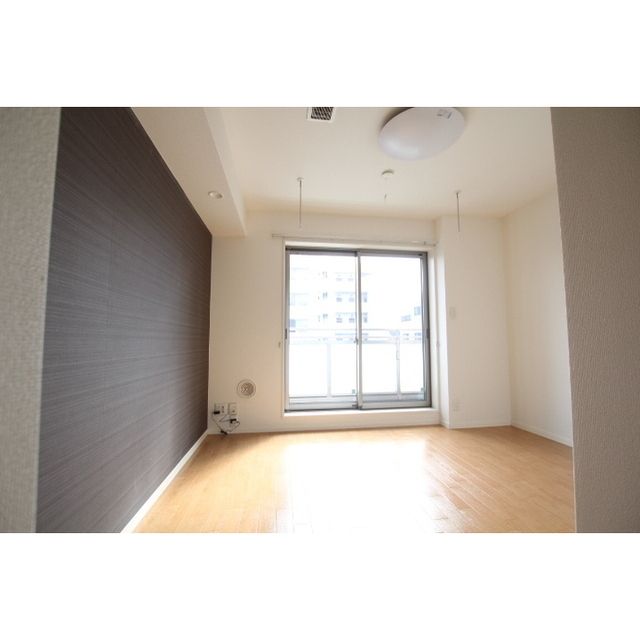 �y�����E���r���O�z�@