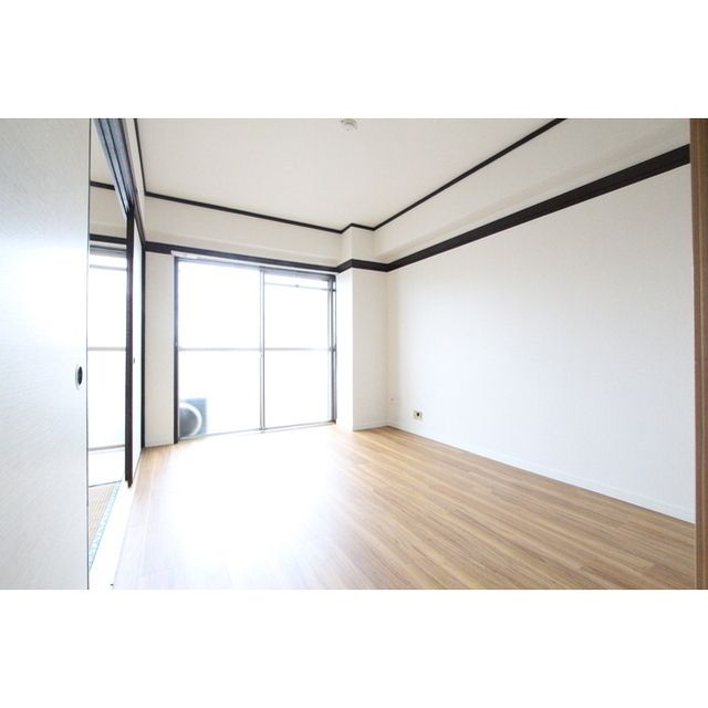 �y�����E���r���O�z�@