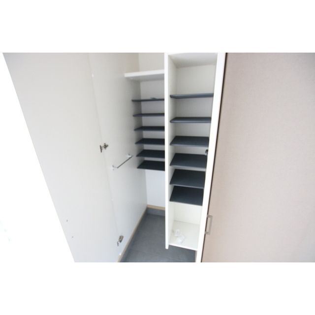�y���ցz�@�V���[�Y�N���[�[�b�g