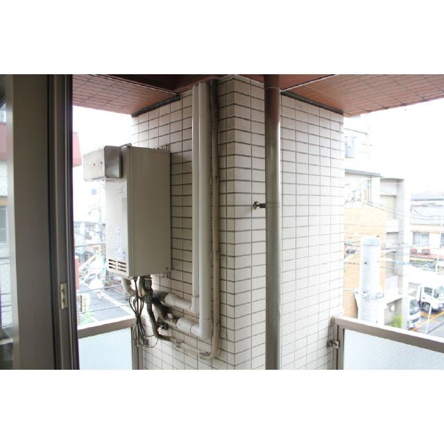 �y���]�z�@