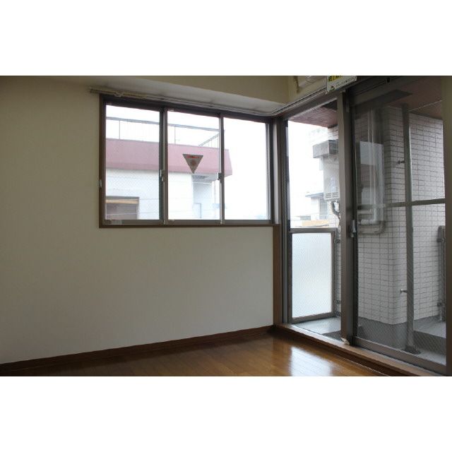 �y�����E���r���O�z�@