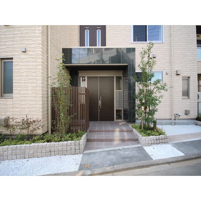 �y�G���g�����X�z�@