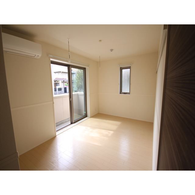 �y�����E���r���O�z�@