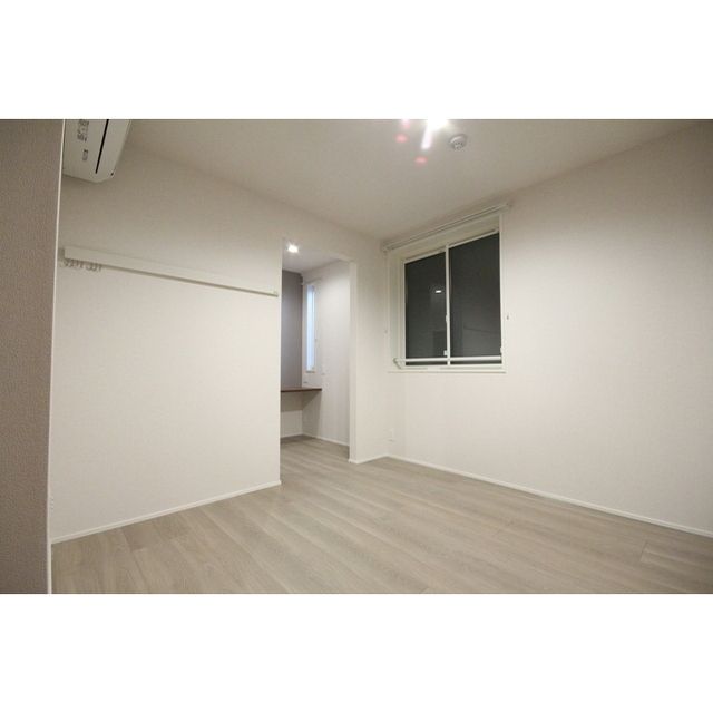 �y�����E���r���O�z�@