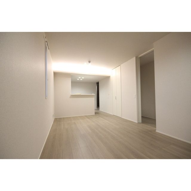 �y�����E���r���O�z�@