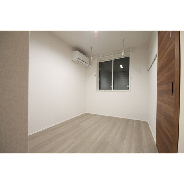 �y�����E���r���O�z�@