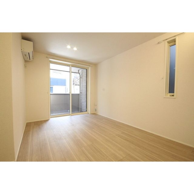 �y�����E���r���O�z�@14.3���̃��r���O�I