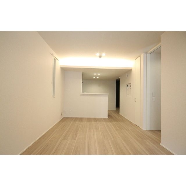 �y�����E���r���O�z�@