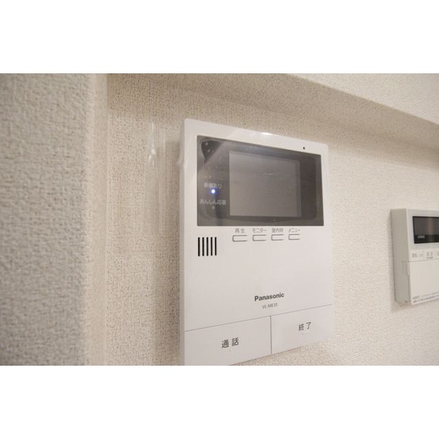 �y�Z�L�����e�B�z�@