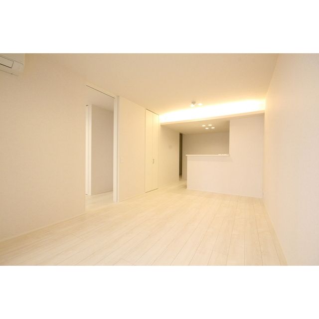 �y�����E���r���O�z�@