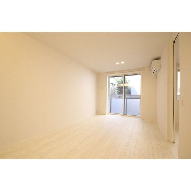 �y�����E���r���O�z�@15.3���̃��r���O�I