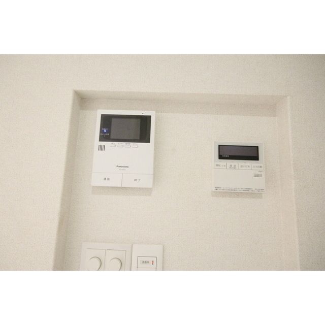 �y�Z�L�����e�B�z�@