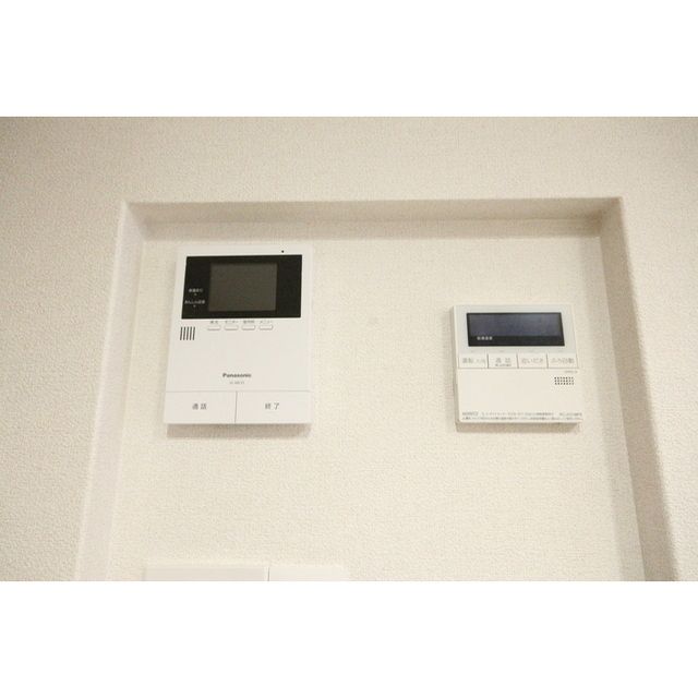 �y�Z�L�����e�B�z�@