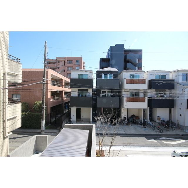 �y���]�z�@