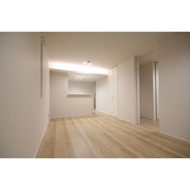 �y�����E���r���O�z�@