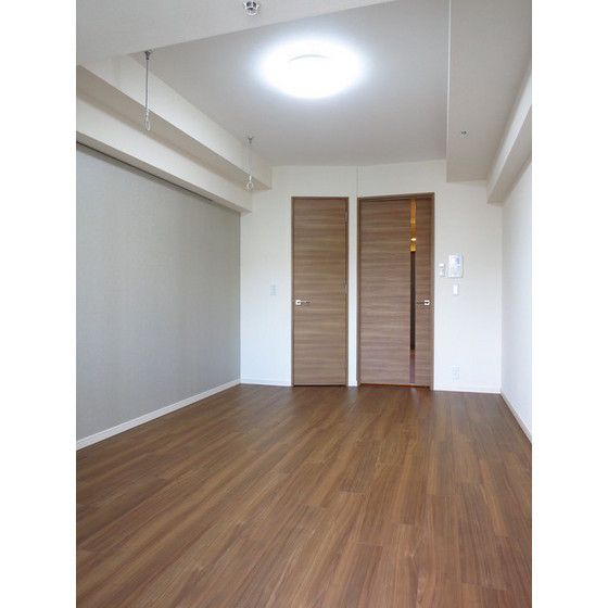 �y�����E���r���O�z�@