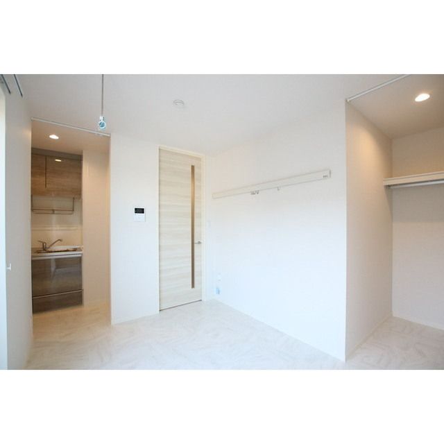 �y�����E���r���O�z�@