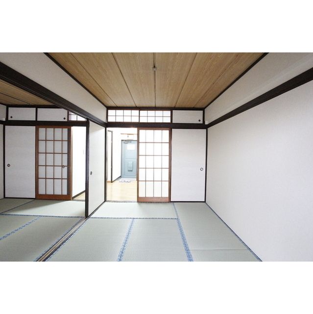 �y�����E���r���O�z�@