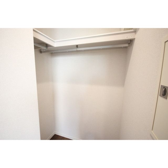�y���[�z�@�E�H�[�N�C���N���[�[�b�g��e�ʁ�