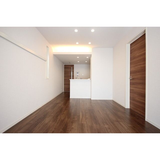 �y�����E���r���O�z�@