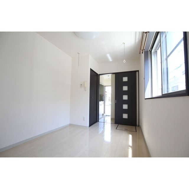 �y�����E���r���O�z�@