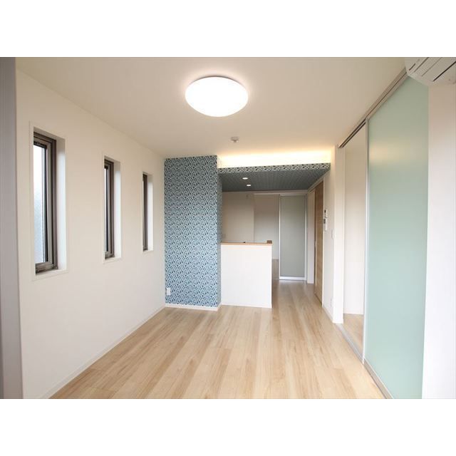 �y�����E���r���O�z�@