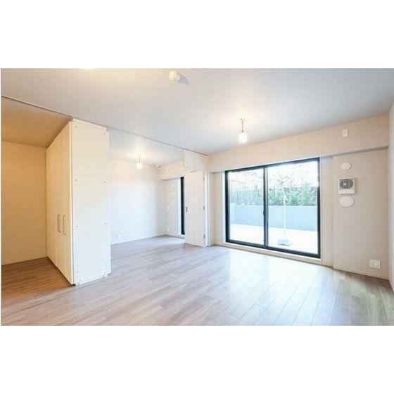 �y�����E���r���O�z�@