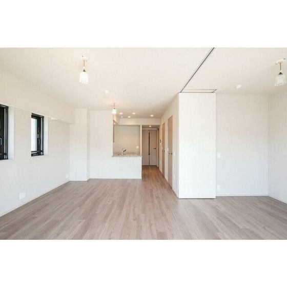 �y�����E���r���O�z�@