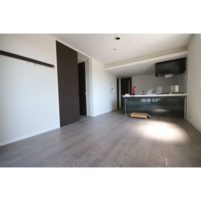 �y�����E���r���O�z�@���z���̂��ʐ^�ƂȂ�܂��B