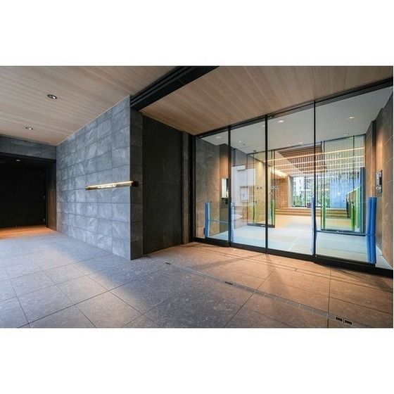 �y�G���g�����X�z�@