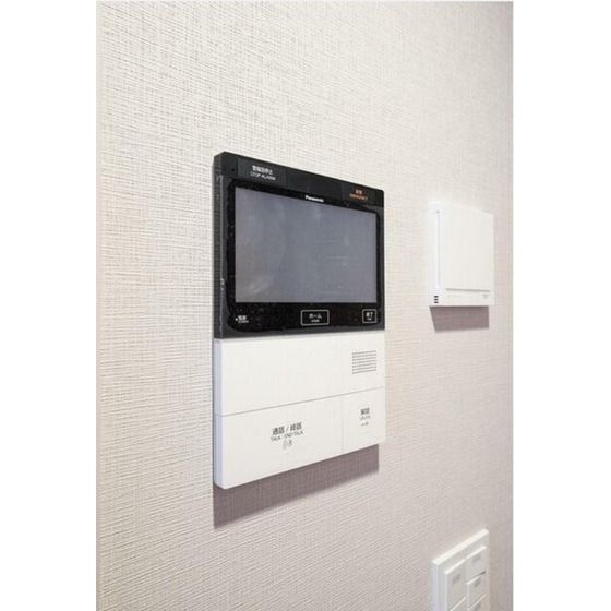 �y�Z�L�����e�B�z�@