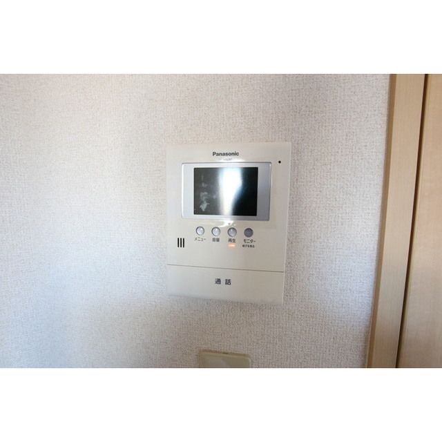 �y�Z�L�����e�B�z�@