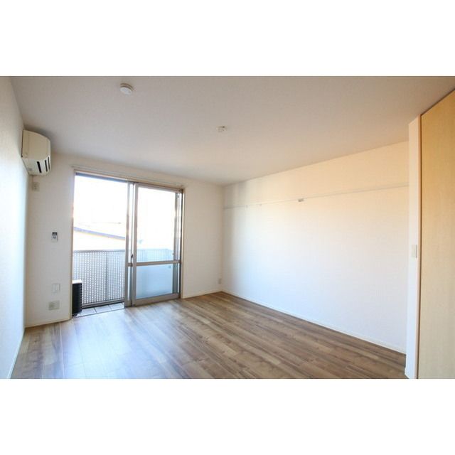 �y�����E���r���O�z�@