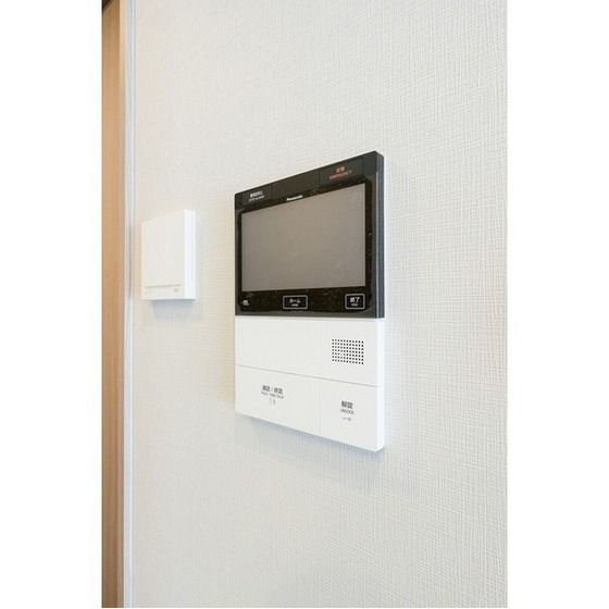 �y�Z�L�����e�B�z�@���j�^�[�t���C���^�[�z��