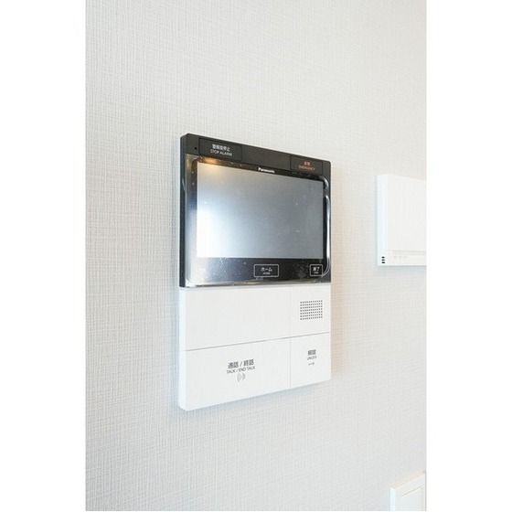 �y�Z�L�����e�B�z�@���j�^�[�t���C���^�[�z��