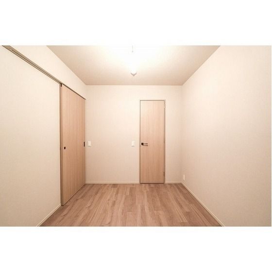 �y�����E���r���O�z�@