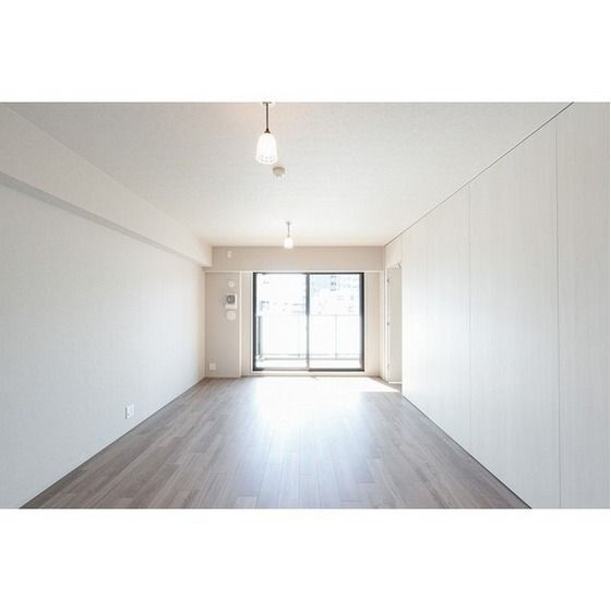 �y�����E���r���O�z�@