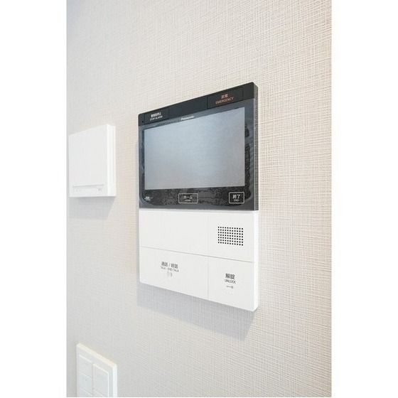 �y�Z�L�����e�B�z�@���j�^�[�t���C���^�[�z��