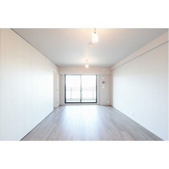 �y�����E���r���O�z�@